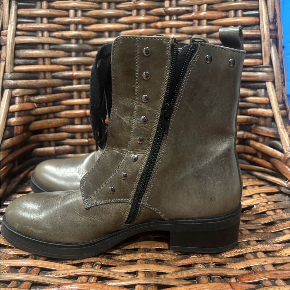 Gabriella Green  Leather Combat Boots in size 38/7.5 Great Condition! - Picture 5 of 16